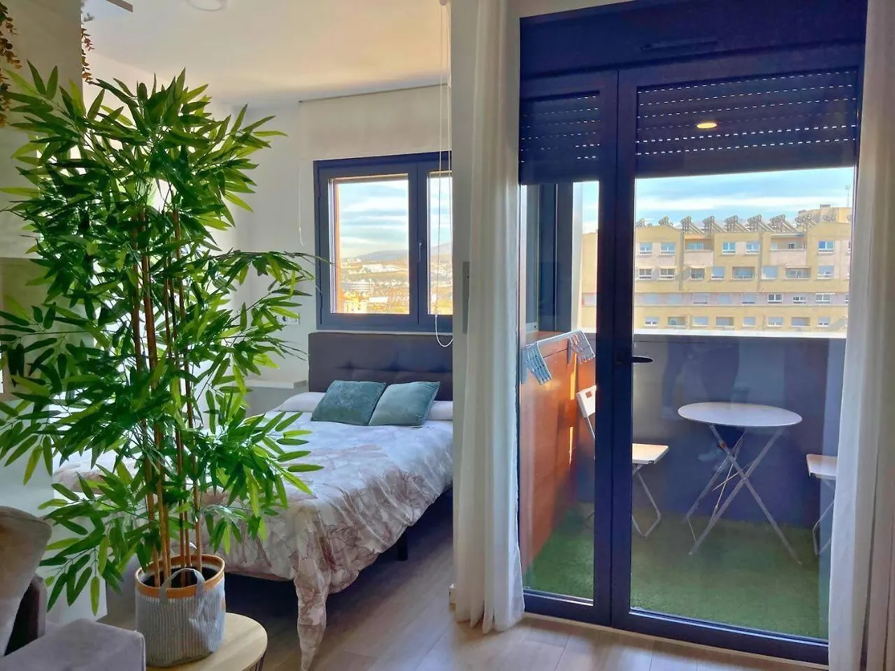 Home4U Apartamento Con Cochera Granada