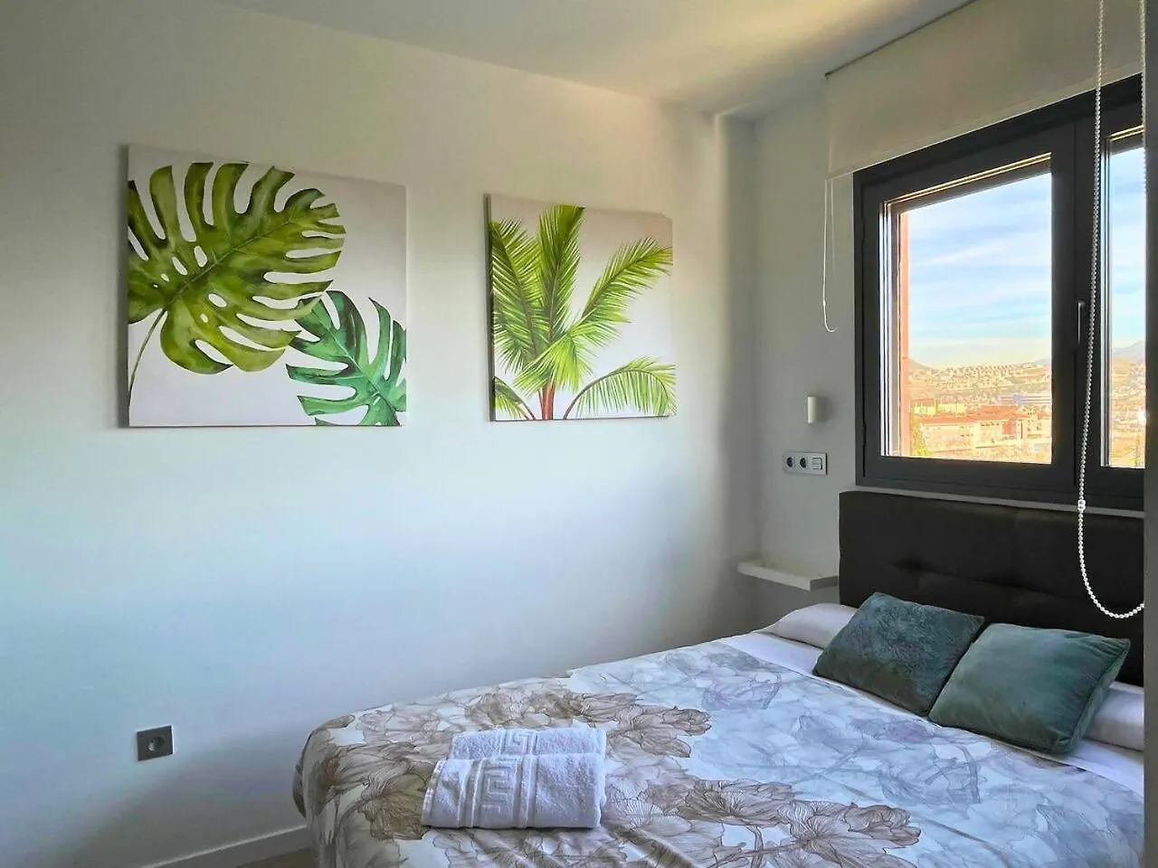Apartment Home4U Apartamento Con Cochera Spain