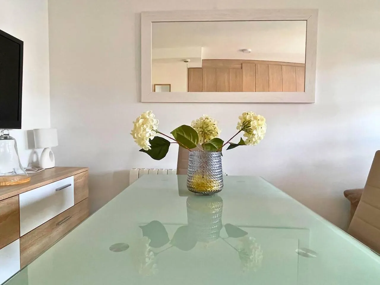 Home4U Apartamento Con Cochera Spain